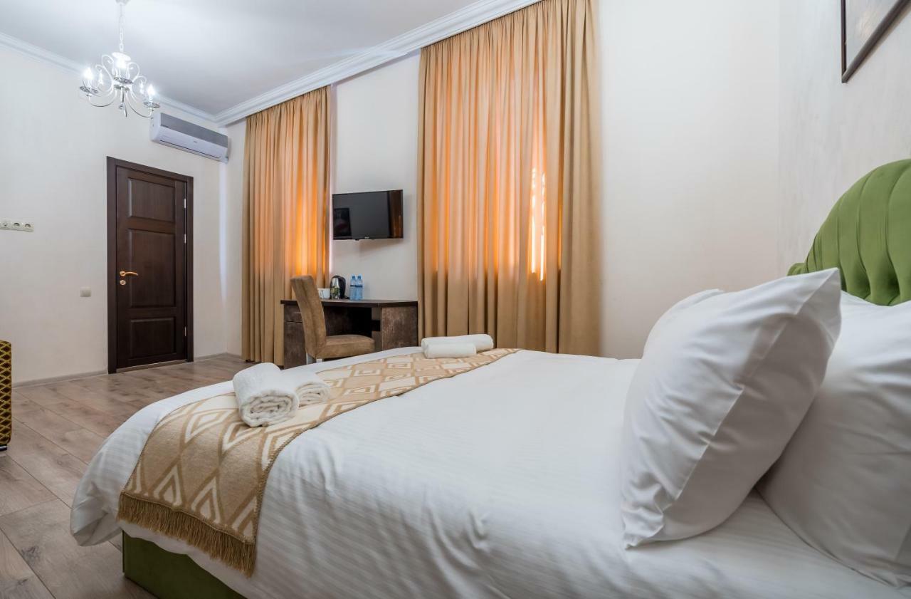 Golden Light Hotel Tbilisi Ngoại thất bức ảnh