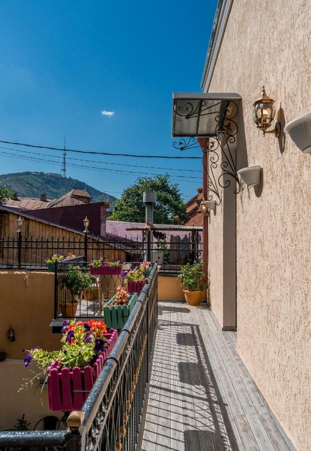Golden Light Hotel Tbilisi Ngoại thất bức ảnh