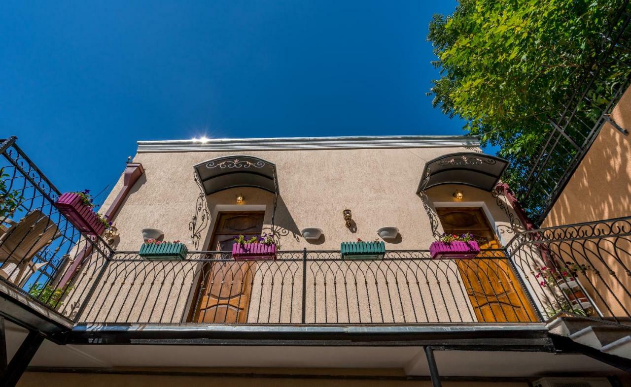 Golden Light Hotel Tbilisi Ngoại thất bức ảnh
