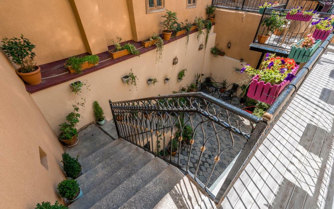 Golden Light Hotel Tbilisi Ngoại thất bức ảnh